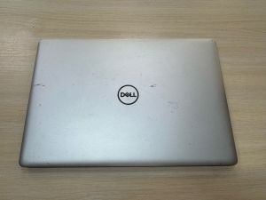 Крышка матрицы Б/У DELL Inspiron 5570