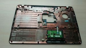 Палмрест (низ с тачпадом) Б/У Toshiba Satellite C660D