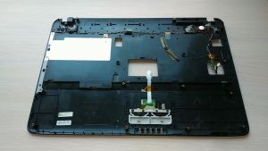 Палмрест (низ с тачпадом) Б/У Samsung R528