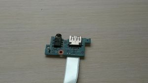 Дополнительная плата USB + AUX Б/У Lenovo IdeaPad B50-30