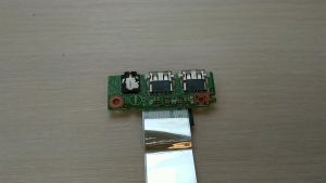 Дополнительная плата USB Б/У DELL Inspiron 15-3552