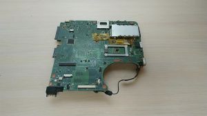Материнская плата HP Compaq 610 (без процессора, LE82GLE960, встроенная видеокарта, нерабочая, донор компонентов)